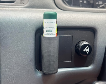 Porta-balsamo per labbra verticale per auto