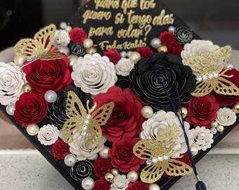 Adornos personalizados de flores 3D para birretes de graduación