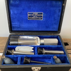 Vintage KIDDIE Dry Ice Apparatus Quack Medical device complete with case & directions!