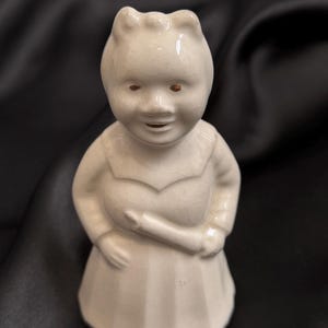 Vintage early 1900s porcelain lady Salt / Pepper shaker shabby farmhouse