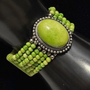 Vintage ladies Green Turquoise beaded bracelet