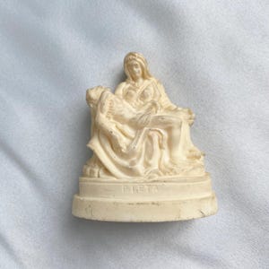 PIETA Vintage Mini Michelangelo Sculpture signed “A.G” Italian Souvenir Statue Jesus and Mary