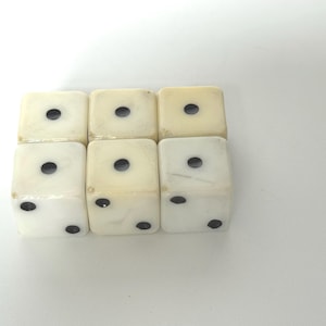LOT of 6 VINTAGE Bakelite dice 3 pairs