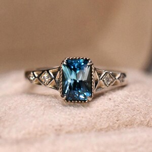 Födelsestensring · Hyacintzirkonring · Naturlig zirkon · Vintage-ring · 925 sterlingsilver · Rektangulär ring · Lagoon by JS