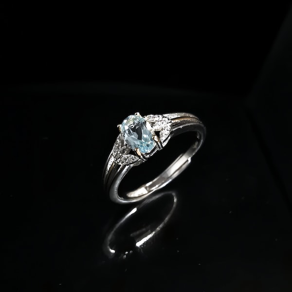 Sky blue topaz ring • Birthstone ring • Natural topaz ring • Classic vine ring • Gift for mom