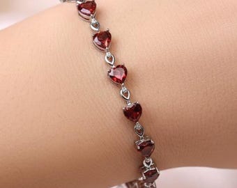 925 Sterling Silver Heart Garnet Bracelet · Natural Garnet · Adjustable Bracelet 14-19 cm · January Birthstone · Gift for Her · Dainty Bracelet