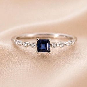 Feiner Saphirring • Natürlicher Saphirring • 925er Silber verstellbarer Ring • Perfektes Geschenk