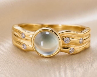 Wave Ring Natural • Prehnite Ring • 925 silver, plated with 18K gold • Adjustable ring • Perfect gift