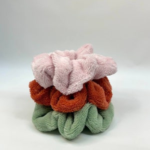 Scrunchies de terciopelo/difusos, rosa, verde, blanco, rojo imagen 3