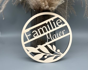 Nameplate | Family name sign | Wall decoration | Personalized sign | Gift | Wedding | Wooden sign | Entrance door sign | Engraving