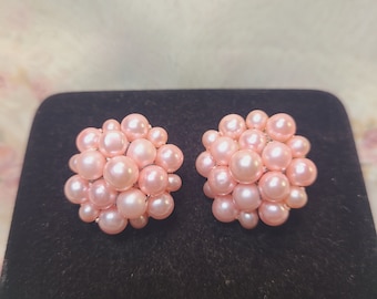 Vintage JAPAN cluster clip-on earrings, PINK vintage cluster earrings, wearable vintage earrings, clip on earrings, vintage jewelry