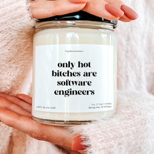 ホットな女性だけがソフトウェアエンジニアのキャンドル、面白いソフトウェアエンジニア向けギフト、コンピューターサイエンス向けギフト、テクノロジー業界の女性向けギフト、面白いプログラマー向けキャンドル