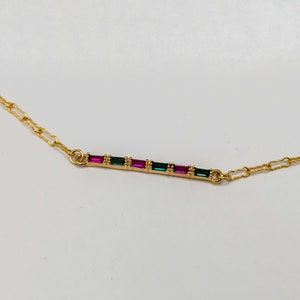 Collier en or gold filled avec pendentif rectangle rose et vert en plaqué or, idée cadeau pour femme image 1