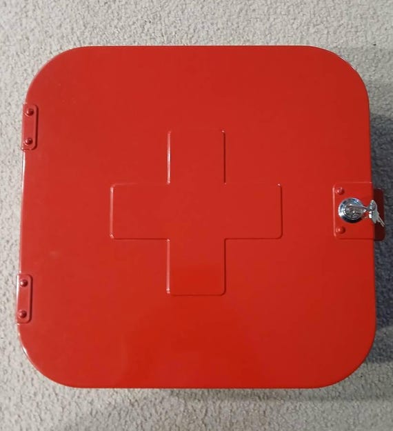 IKEAイケア　GUNNERN 鍵付きキャビネット　救急箱 IKEA Gunnern Red Metal Medicine Cabinet - Vintage - Etsy