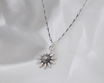 Daisy Flower Silver Charm Pendant