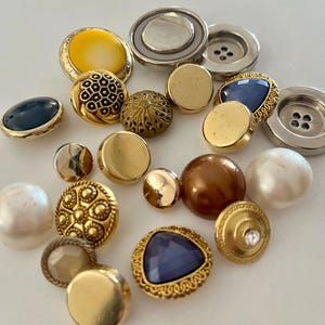 Lot of 21 Mixed vintage  Buttons – Assorted Shapes, Sizes & colors , Antique buttons