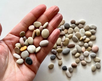 Set of 100 tiny beach pebbles, for pebble art and crafts, natural craft supplies