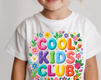 Diseño de camiseta colorida y genial para el club infantil. Tipografía linda en arcilla PNG.
