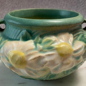 vintage Roseville Pottery jardiniere, planter in peony pattern