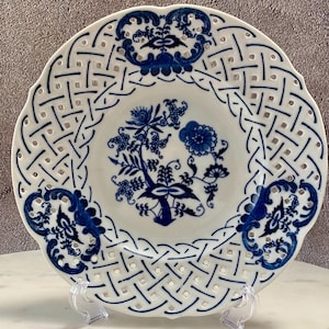 vintage Blue Danube lattice work 10 inch deep dinner plate