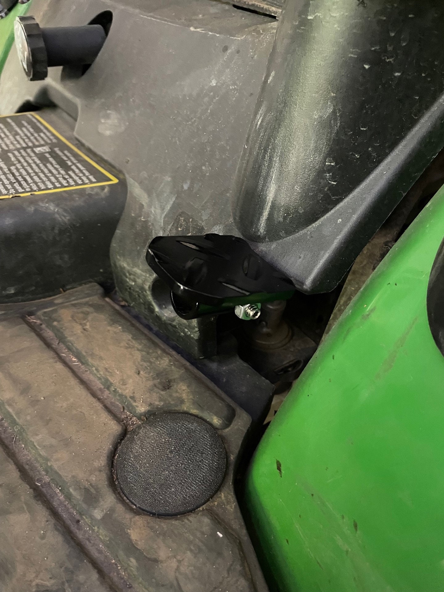 Per John Deere 1025R, 1023E, 1026R e Gen2 2025R Pedale Blocco