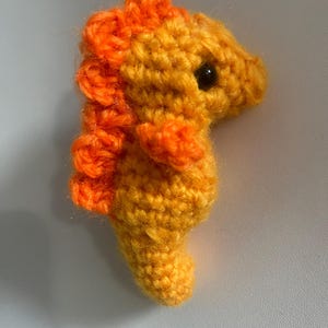 Mini Seahorse Crochet Pattern – Amigurumi Plush PDF – Beginner Friendly