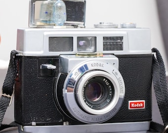 Kodak Motormatic 35F Vintage 35mm Film Camera with a Flash Bulb and Case