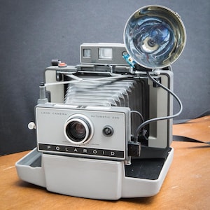 Polaroid Automatic 230 Land Camera