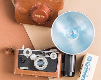ARGUS C3 ほかのカメラ付き ARGUS C3 ほかのカメラ付き Camera Number 405 Argus C3 - YouTube