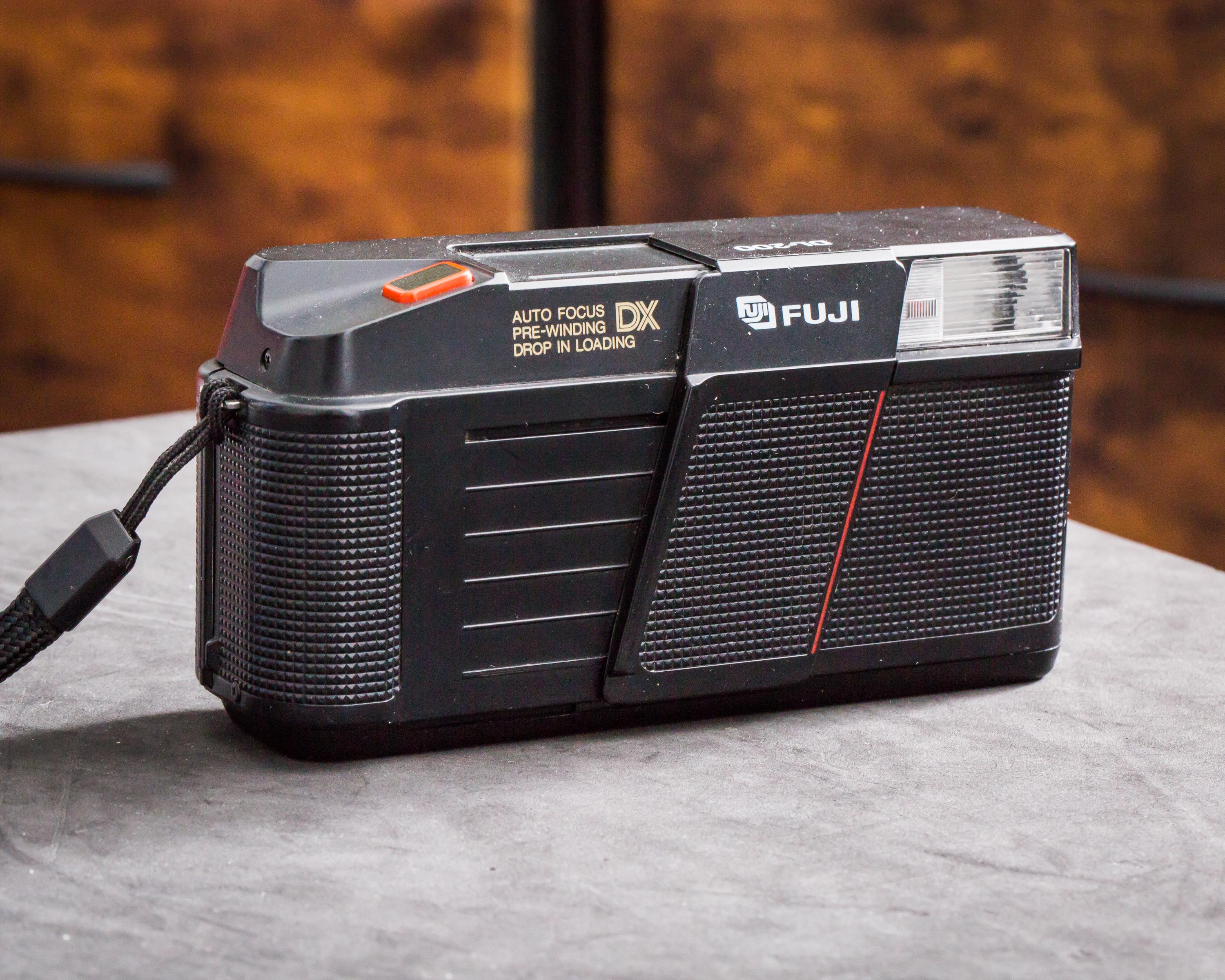 Appareil Photo Fuji DL-200 – Pour Pièces Ou Réparation, Compact Non Fonctionnel