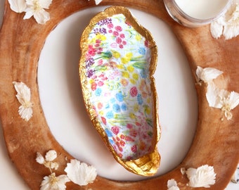 Oyster Shell Ring Dish Personalized Gift Bridesmaid Bachelorette Trinket Ring Holder Personalized Ring Bowl Beach Wedding Gift Ring Bearer