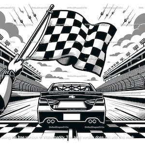 Op de afbeelding: Een zwart-wit geblokte vlag wordt in de lucht gezwaaid, wat het einde van een race aangeeft. Een zwarte raceauto met nummer 81 aan de zijkant steekt de finishlijn over. De auto bevindt zich op de voorgrond van de afbeelding, met een tribune en een geblokte finishlijn op de achtergrond.