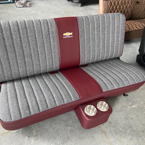 Bench seat universal front mount cupholder