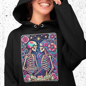 Individuell bedruckter Hoodie | Lustige Tarot-Karten-Stil-Komödie | Das Liebespaar | Personalisiertes Neuheitsgeschenk