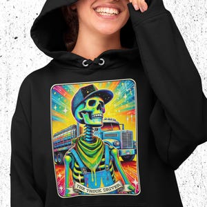 Sweat à capuche imprimé personnalisé | Comédie drôle de style carte de tarot | Le chauffeur de camion | Cadeau fantaisie personnalisé
