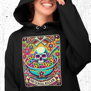 Sweat à capuche imprimé personnalisé | Comédie drôle de style carte de tarot | Tueur en série sur les céréales | Cadeau fantaisie personnalisé