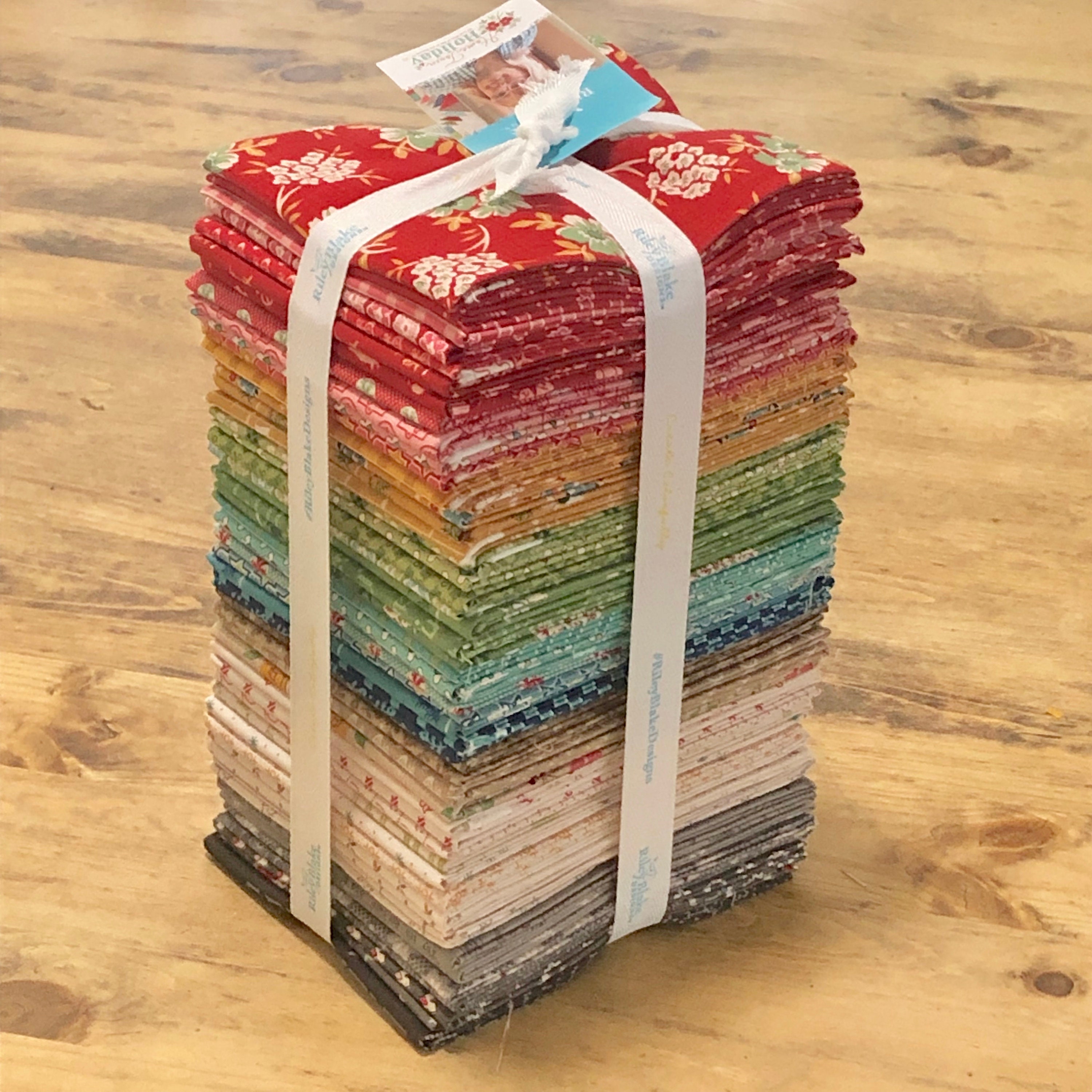 Home Town Holiday Fat Quarter Bundle by Lori Holt and Riley Blake ...