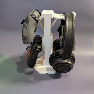 Multiple Controller And Headset Stand, Many color options, 3d printed, functional, decorative, modern, gift