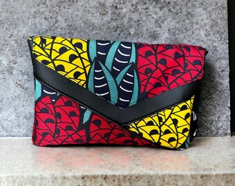 Pochette en wax et simili