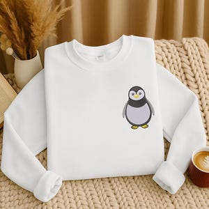 Besticktes Pinguin Sweatshirt, süßes Pinguin Sweatshirt mit Rundhalsausschnitt, ästhetisches Tier Sweatshirt, gemütliches Winter Sweatshirt, Pinguin Liebhaber Geschenke
