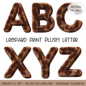 Op de afbeelding: Bruin en tan luipaardprint pluche letters A, B, C, X, Y en Z. De letters zijn driedimensionaal en hebben een zachte, getextureerde uitstraling. De tekst "LEOPARD PRINT PLUSH LETTER" staat onderaan.