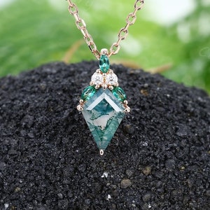 Unique Kite cut Moss agate Pendant Necklace Vintage Rose gold Emerald Necklace for Women Moissanite Necklace Bridal Jewelry promise gift