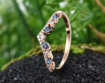 Alexandrite Curved wedding band Vintage Rose gold Chevron wedding band Round cut Diamond Stackable ring V shaped ring Anniversary ring