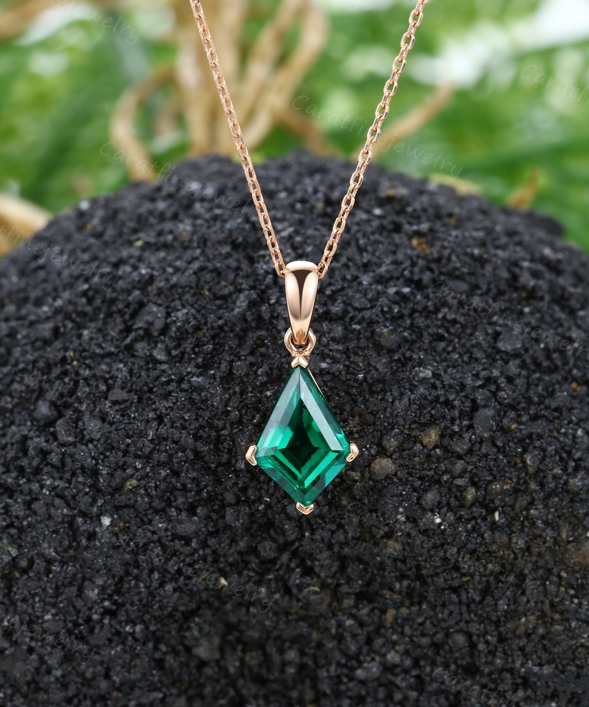Kite shaped Emerald Pendant Necklace Rose gold Emerald Necklace for Women Minimalist May birthstone Necklace Bridal Jewelry promise gift