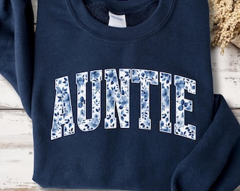 Auntie Sweatshirt, Aunt Sweater, New Aunt Gift, Pregnancy Announcement, Gift for Aunt, Pregnancy Reveal to Aunt, Aunty Birthday Gift