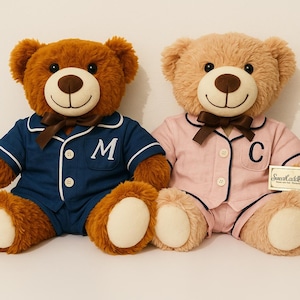 Oso de peluche personalizado con pijama // Osito de peluche con pijama // Bordado inicial personalizado // Osito de peluche suave en pijama