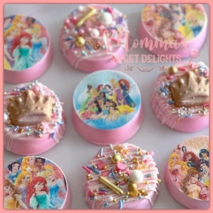 Princess Chocolate Covered Oreos , Princess party, party favors, Tiana party, birthday, candy table, Cinderella, Belle, Snow White
