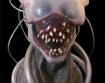Busto de máscara de terror de extraterrestres xenomorfos