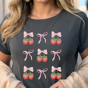 Cute Strawberry Coquette T-Shirt, Red Berry Lover Shirt, Fruit Graphic Tee, Sweet Foodie Gift, Strawberry Aesthetic, Botanical Garden Tee