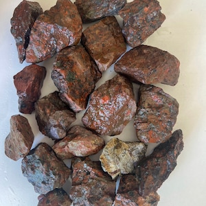 Hurtowo 19 szt. australijskich surowych chalcedonów, brekcji ryolitu, bryłek, naturalnych, surowych okazów, kamieni kolekcjonerskich, kamieni szlachetnych, jaspisu, hurtowo 4,4 kg